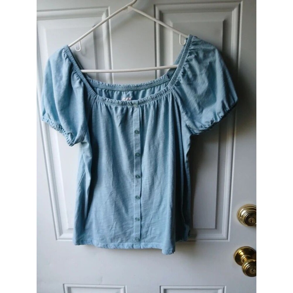 Women's Light Blue Off-Shoulder Button-Front Medium Blouse